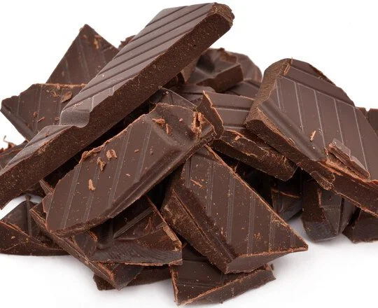 یہ ڈارک چاکلیٹ ہے جس کو بہت سارے فوائد کے لیے استعمال کیا جاتا ہے۔